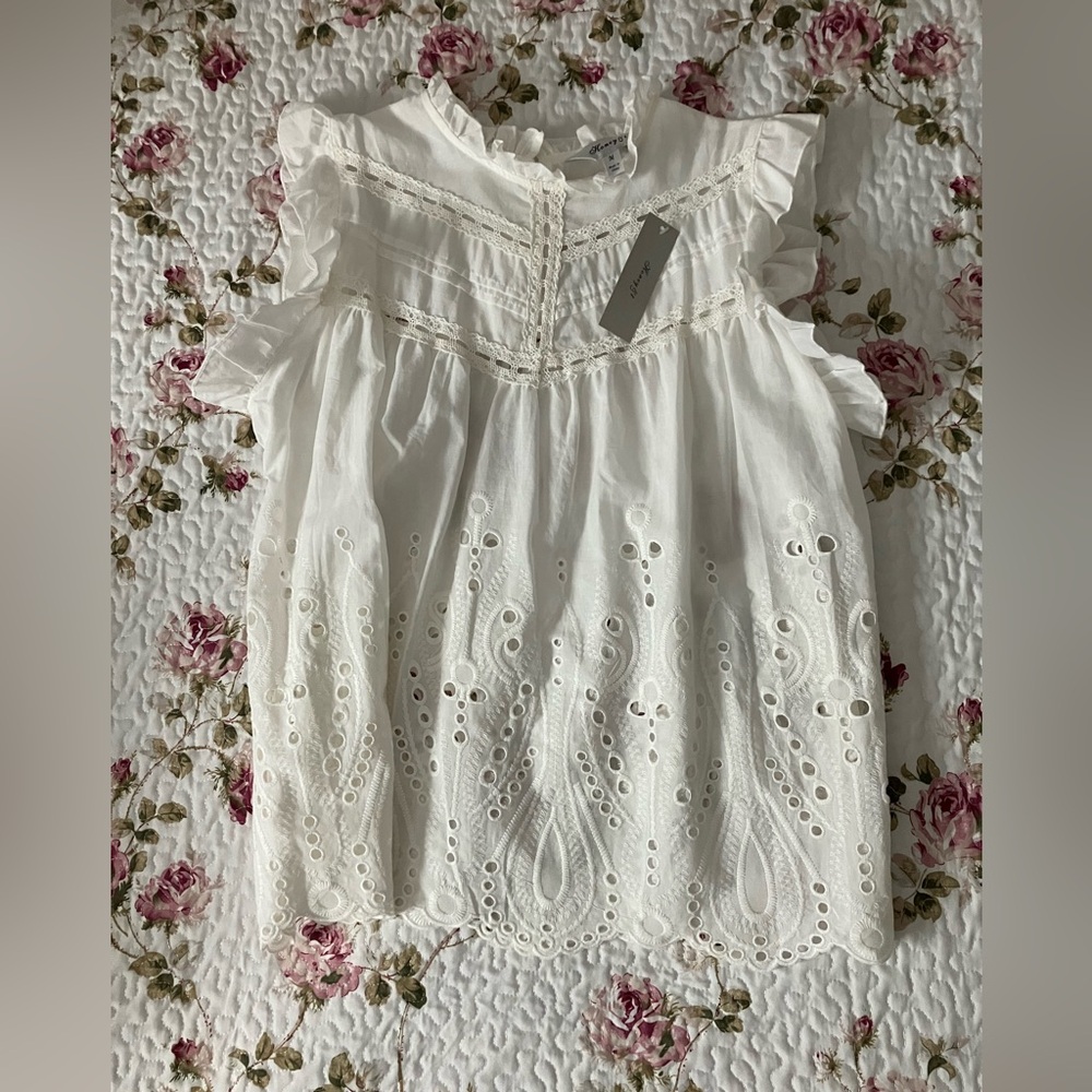 NWT Creamy White Eyelet Lace Blouse with Ruffled Edging & Fabric Covered Button